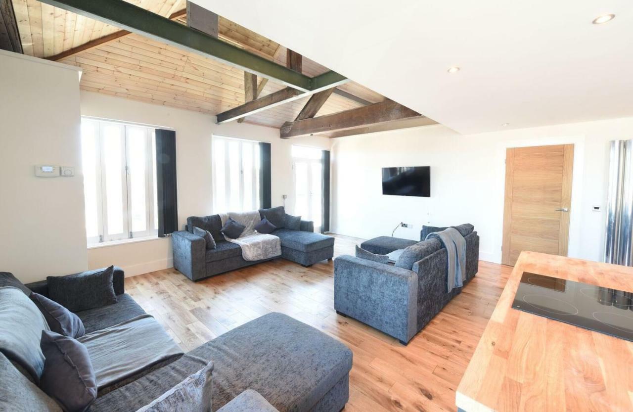 Stunning Penthouse Slps 20 Apartment Manchester Exterior photo